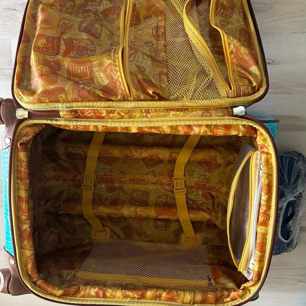 Turquoise and Brown Travel Luggage Set - Picture 8 of 16